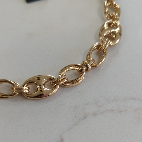 Ann Taylor Shiny Gold Link Necklace - Picture 3 of 8